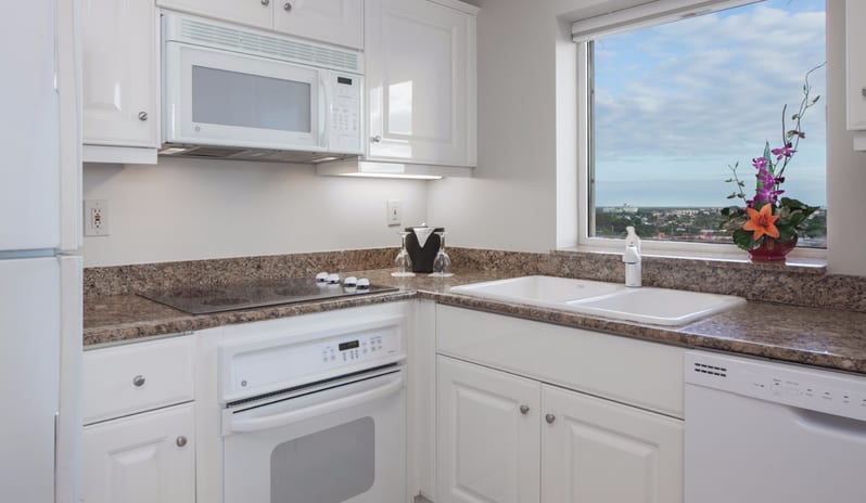 Marco Beach Resort - Two Bedroom Gulf View Suite Kitchen